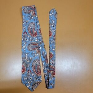 Rooster Mens Paisley Tie 100% Qiana Nylon Ruffled Collection Blue Red